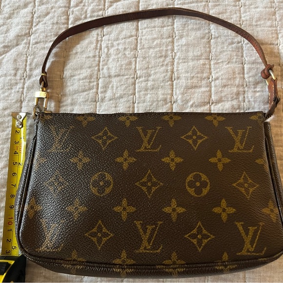 Vintage Louis Vuitton Pochette Accessoires - Picture 15 of 15
